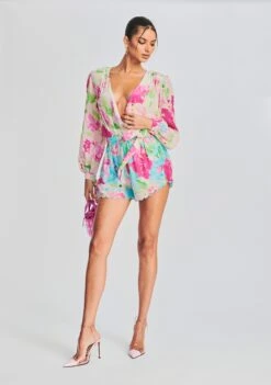 Alora Top 9 Alora Top -TrendAura Store Ecommerce Crop 230221 Set2 SHOT 11 1819 eComm 0d2aa58e 4bc0 4f71 a414 500e81a26b7a