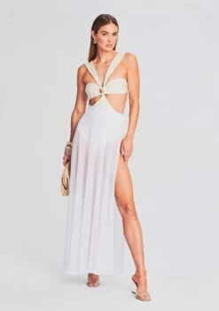 Alaia Long Slit Skirt -TrendAura Store Ecommerce Crop 230510 Set2 SHOT 62 6406 eComm 7a98bdfb 0a87 4dae 8a26 74e55297ceea