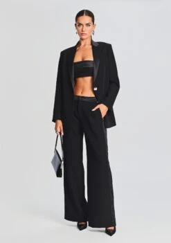 Mia Top 9 Mia Top -TrendAura Store Ecommerce Crop 230815 SET2 MIATOP NATALBLAZER NADINEPANT 1359 ECOMM d1b0b388 bd17 4819 a647 9a6a3643fcde