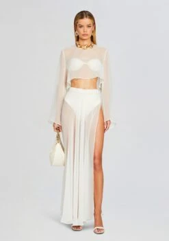 Yolanda Bikini Top -TrendAura Store Ecommerce Crop 24 01 10 YOLANDABIKINITOP CREAM BEATRIZNECKLACE BRONZE 0094 ECOMM