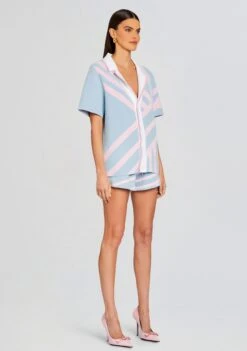 Lei Shirt 7 Lei Shirt -TrendAura Store Ecommerce Crop 24 01 11 LEISHIRT BEAUSHORT JACQUARDBLUEPINK 0591 ECOMM