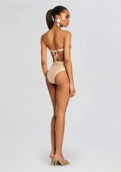 Kandall Bikini Top 11 Kandall Bikini Top -TrendAura Store Ecommerce Crop 24 02 15 KANDALLBIKINITOP CLAIREBIKINIBOTTOM CHRISTINEMESHMAXISKIRT BODY107 2530 ECOMM